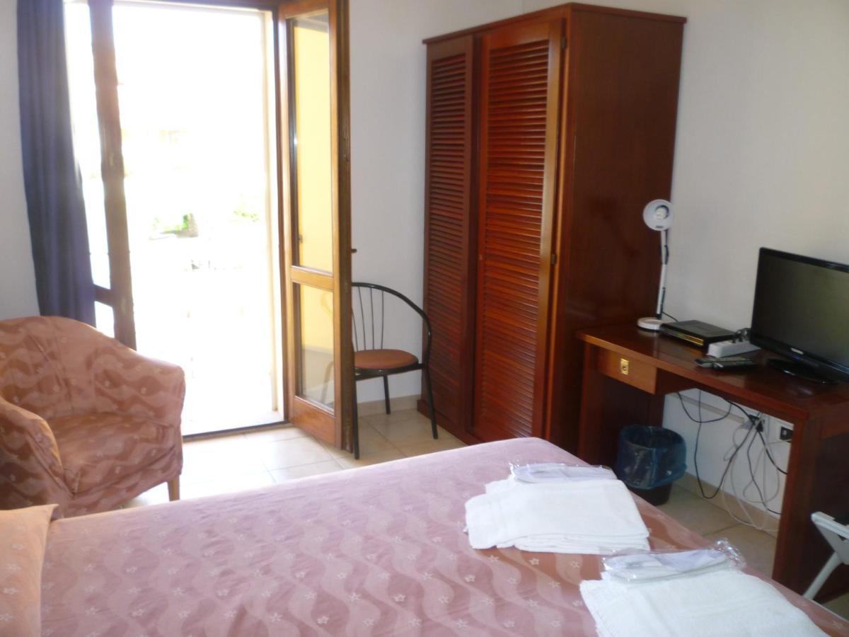 Hotel L'Ancora Санта-Тереза-Галлура Экстерьер фото