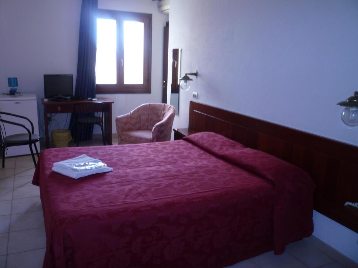 Hotel L'Ancora Санта-Тереза-Галлура Экстерьер фото