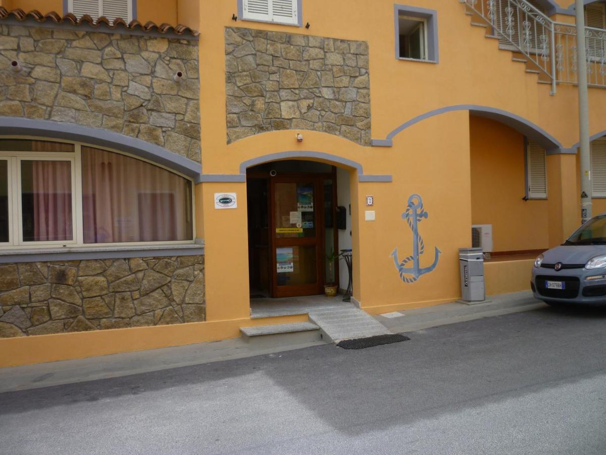 Hotel L'Ancora Санта-Тереза-Галлура Экстерьер фото