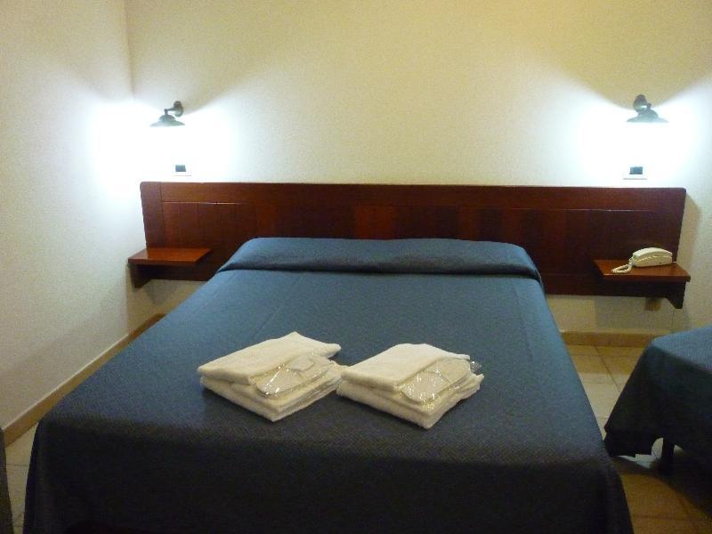 Hotel L'Ancora Санта-Тереза-Галлура Экстерьер фото