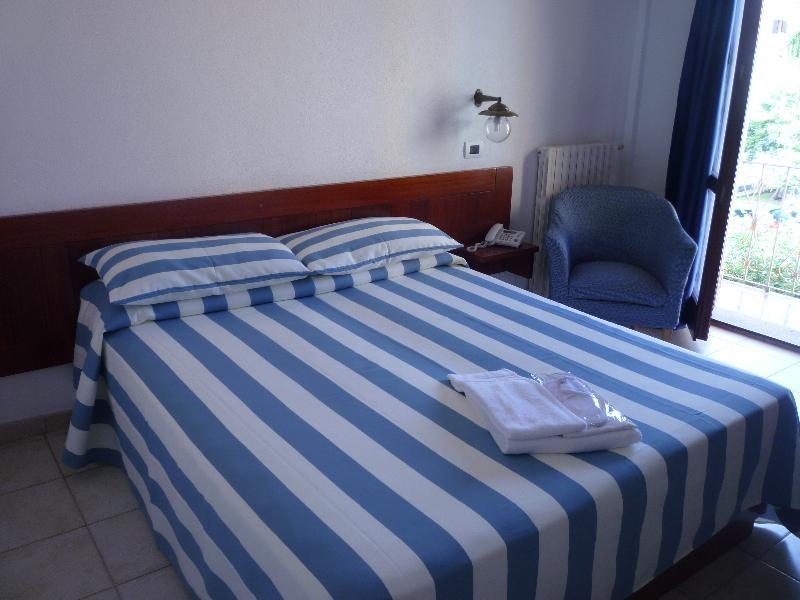 Hotel L'Ancora Санта-Тереза-Галлура Экстерьер фото