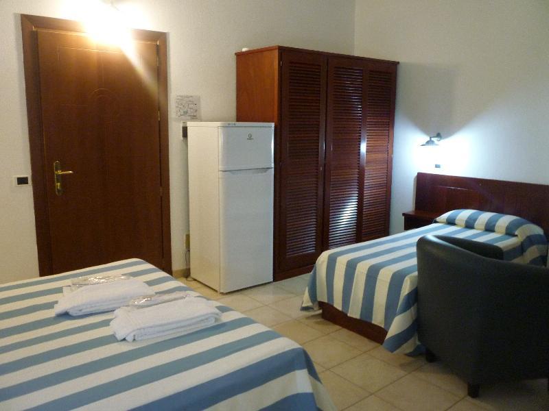 Hotel L'Ancora Санта-Тереза-Галлура Экстерьер фото