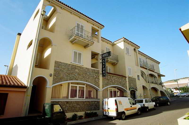 Hotel L'Ancora Санта-Тереза-Галлура Экстерьер фото